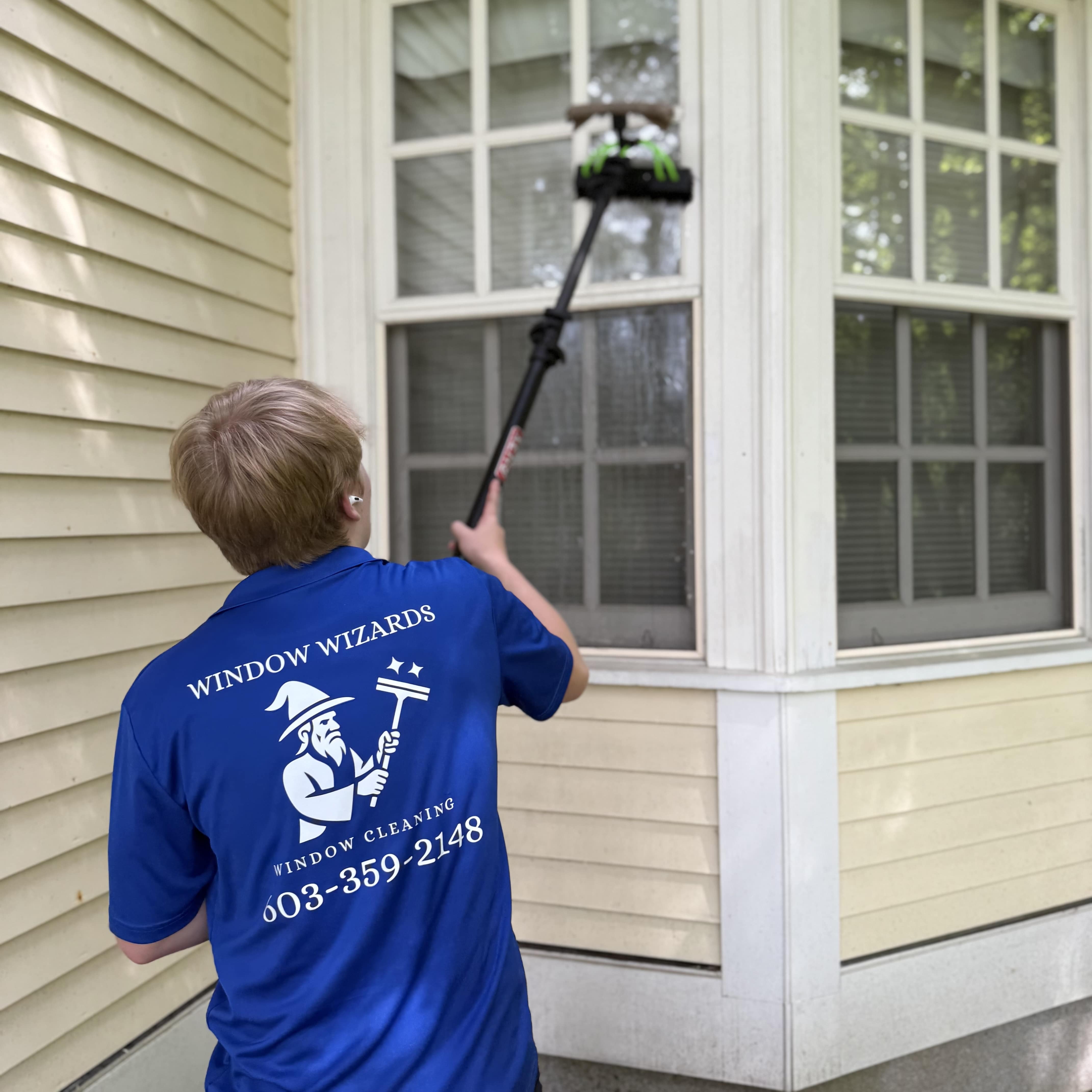 EXTERIOR window cleaning service